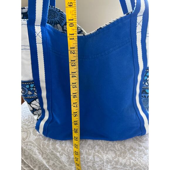 Matching Large Vera Bradley Tote Bags - Picture 4 of 7